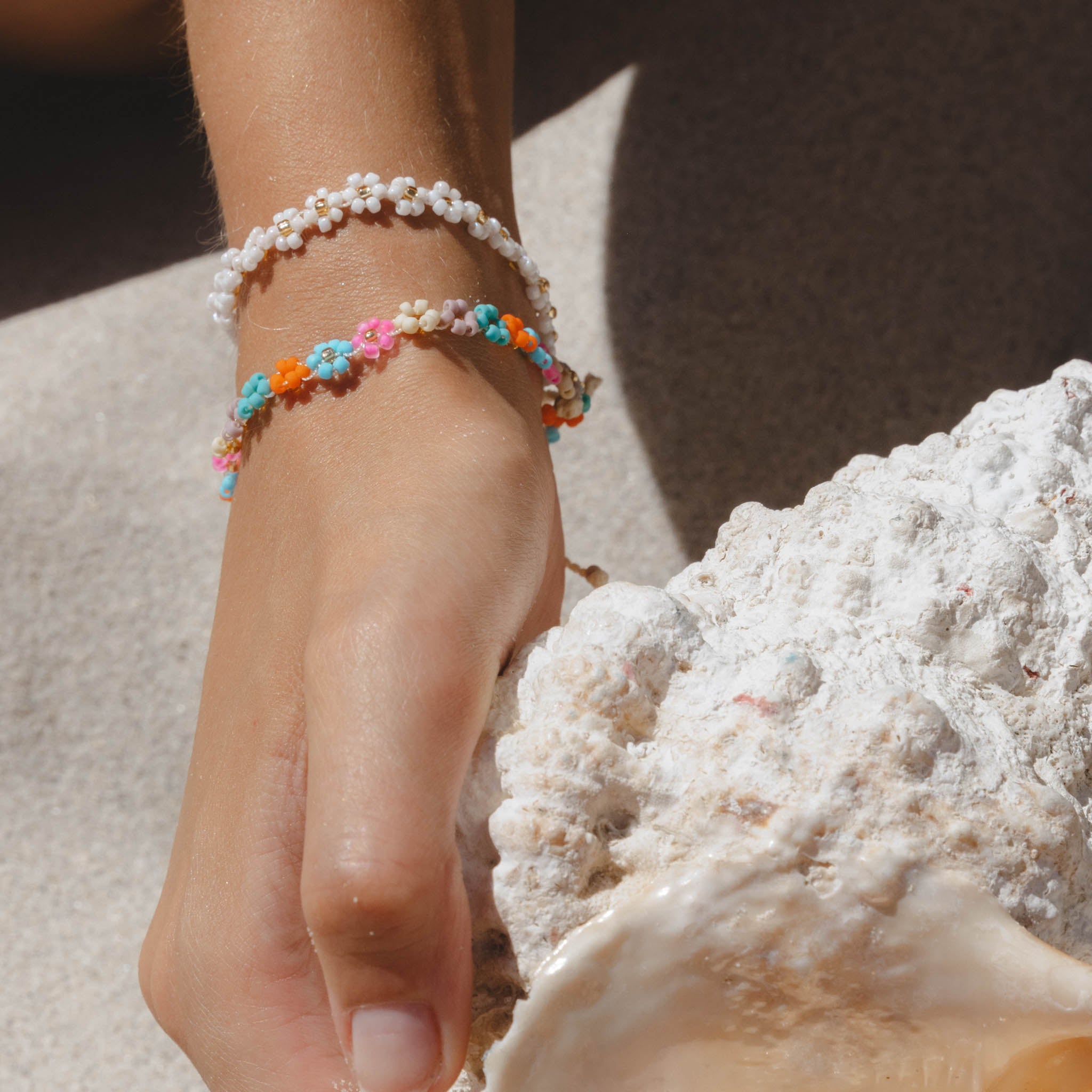 Kelopak Daisy Chain Beaded Bracelet - Pineapple Island
