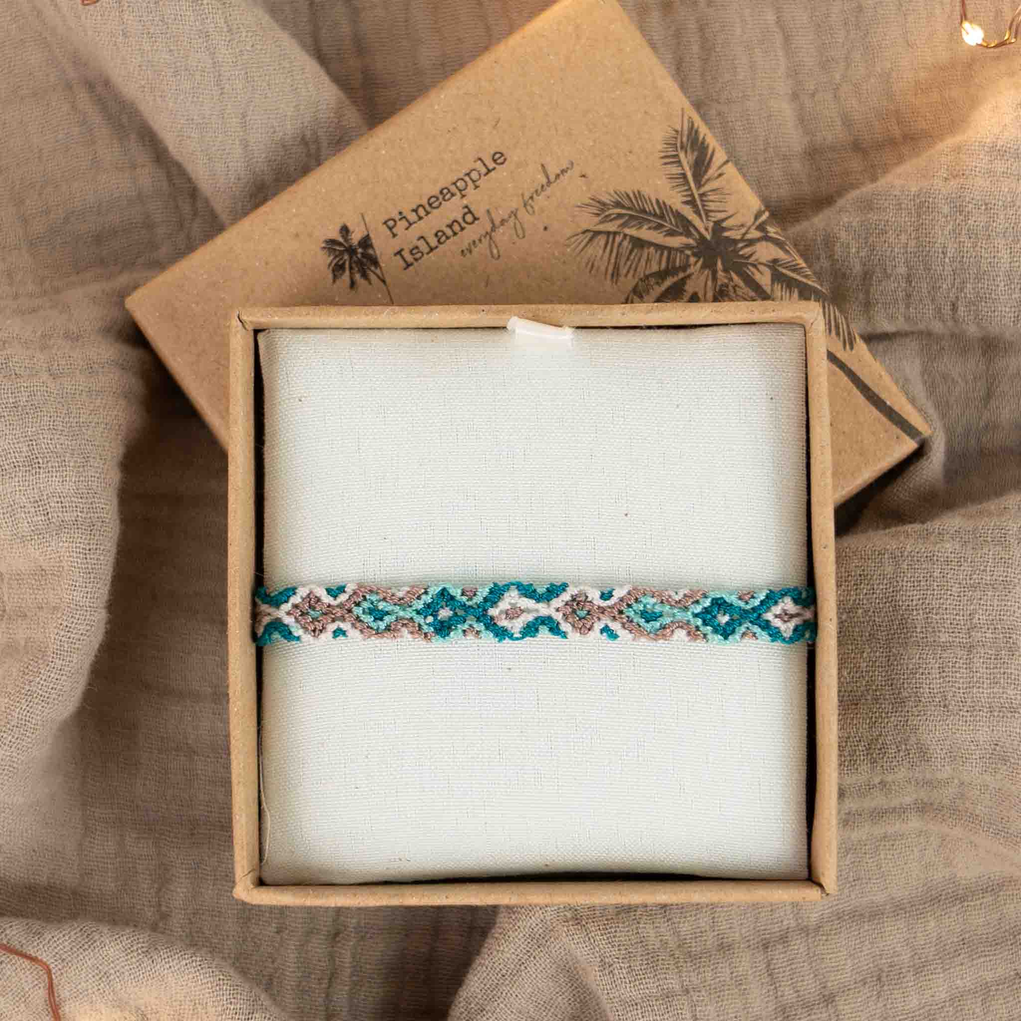 Medium Gift Box - Pineapple Island