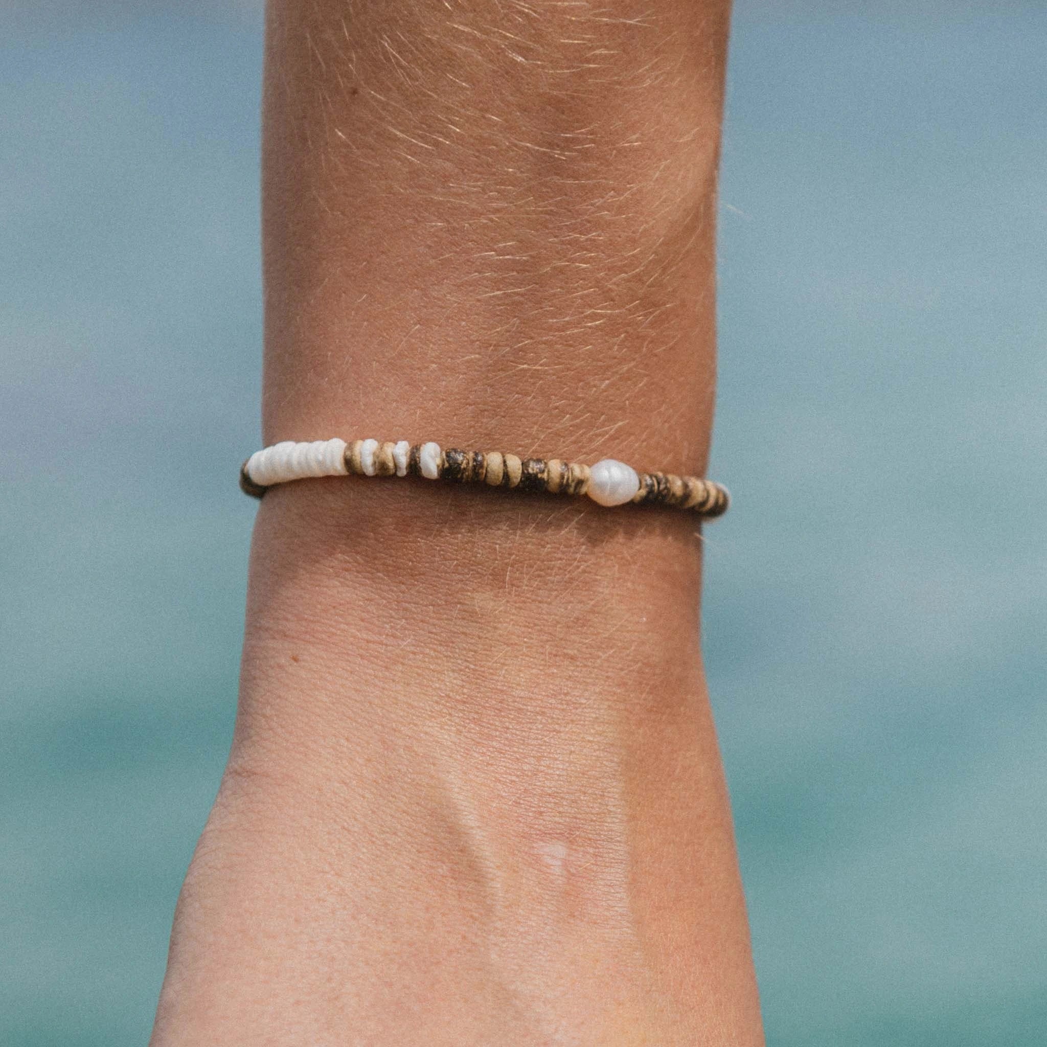 Kauai Puka Shell & Pearl Bracelet - Pineapple Island