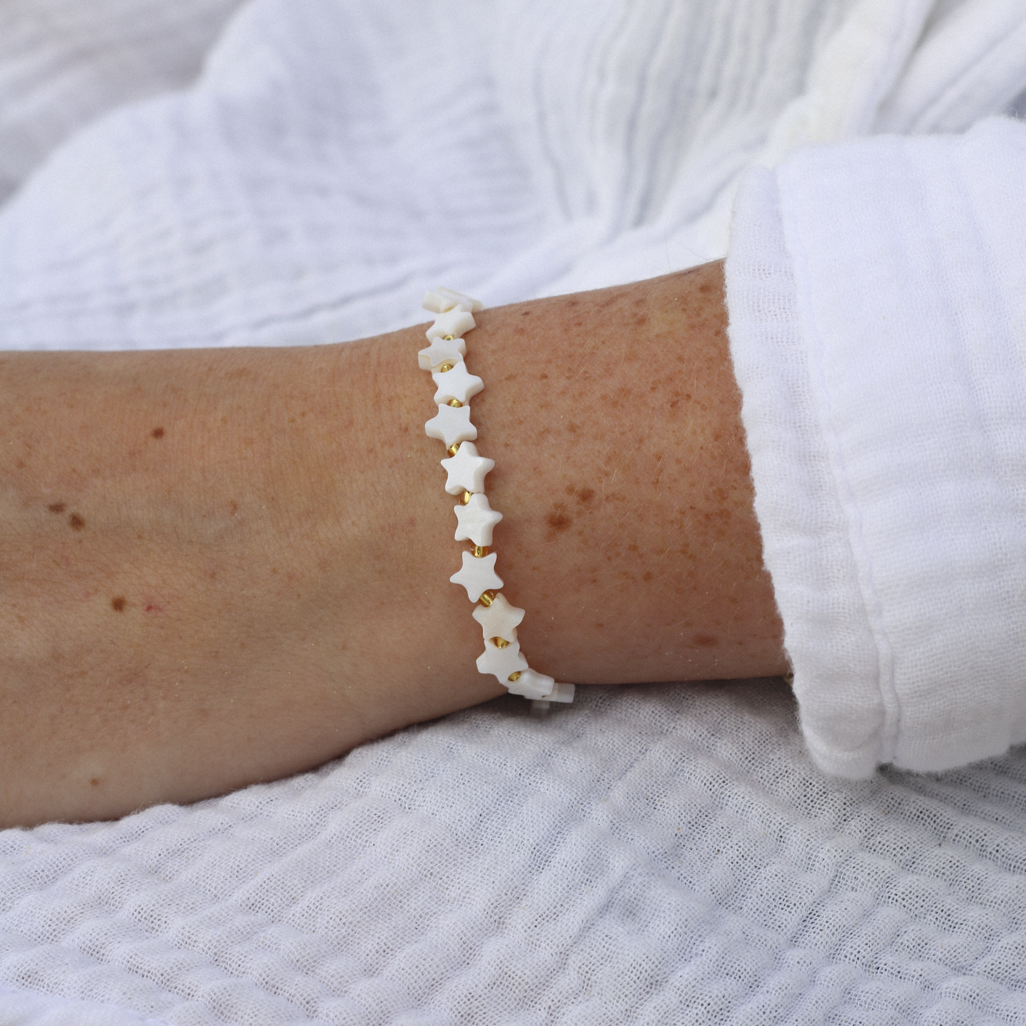 Surgawi Mother of Pearl Star Bracelet Pineapple Island