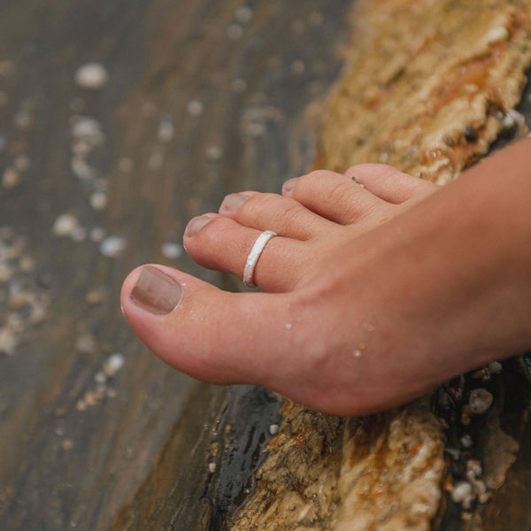 Textured Minimalist Toe Ring - Pineapple Island