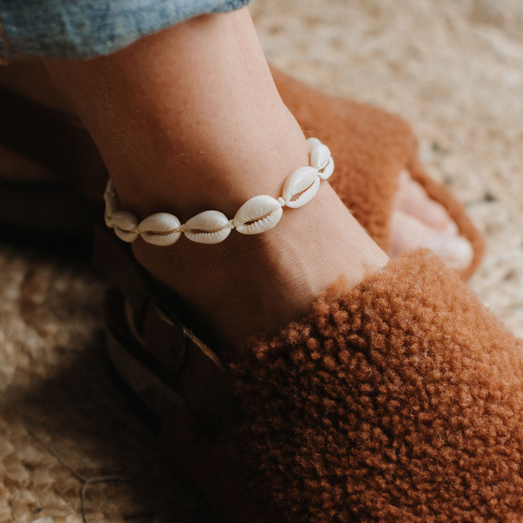 Livadi Cowrie Shell Anklet