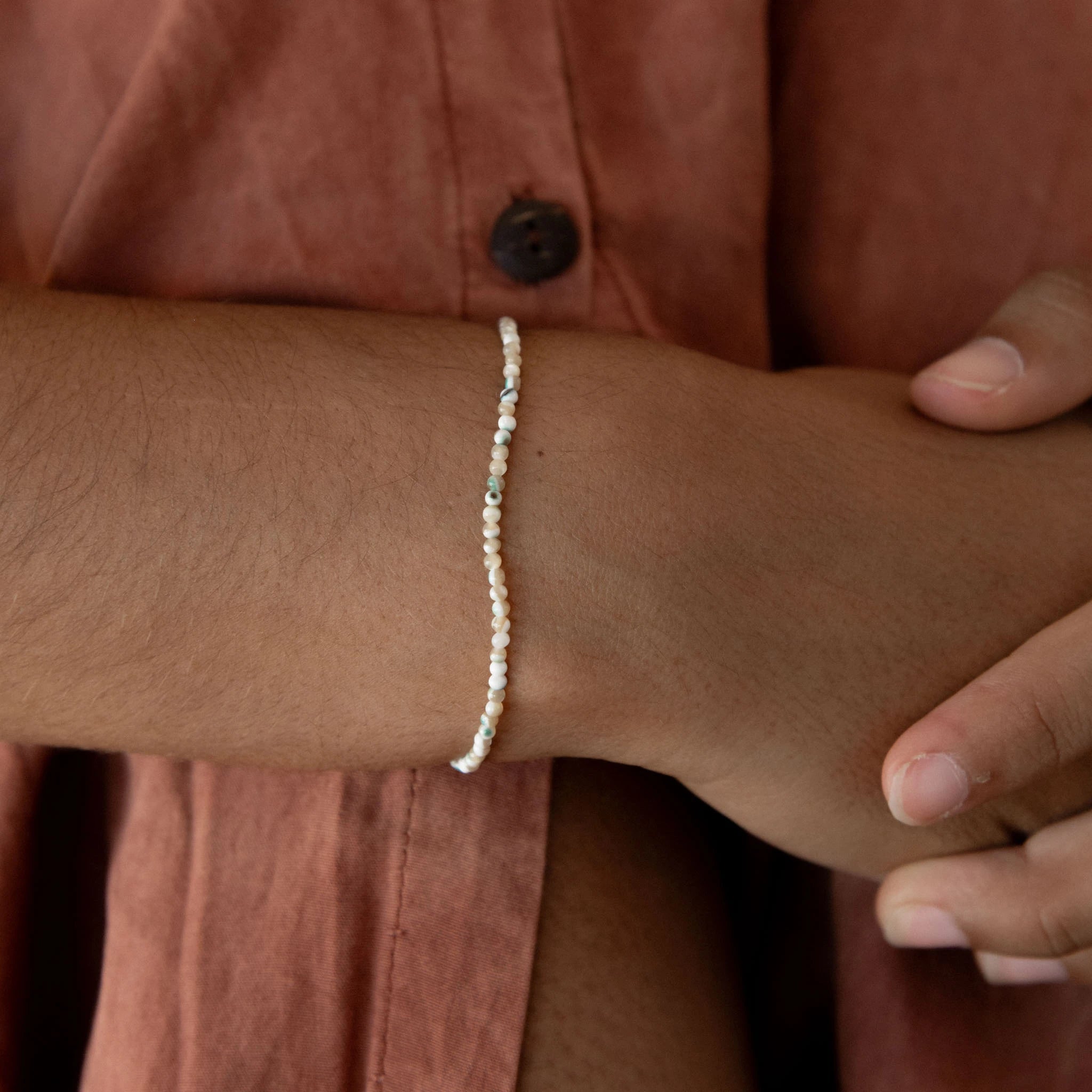 Kualoa Beaded Shell Bracelet - Pineapple Island