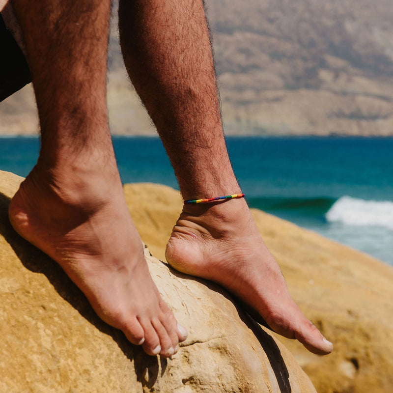 Guys online wearing anklets