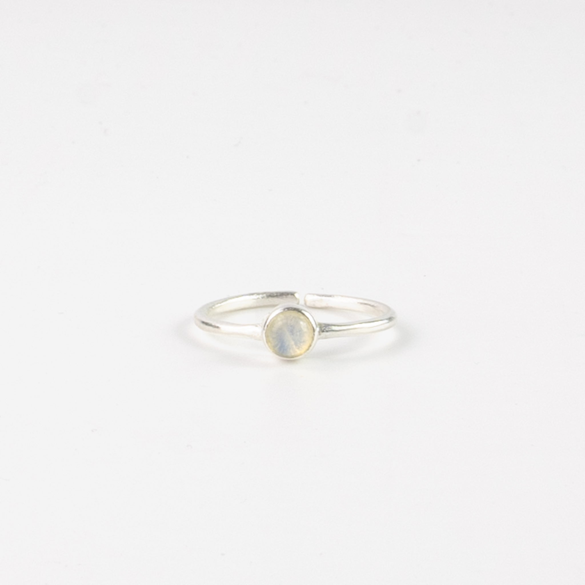 Dainty white agate gemstone silver-plated ring