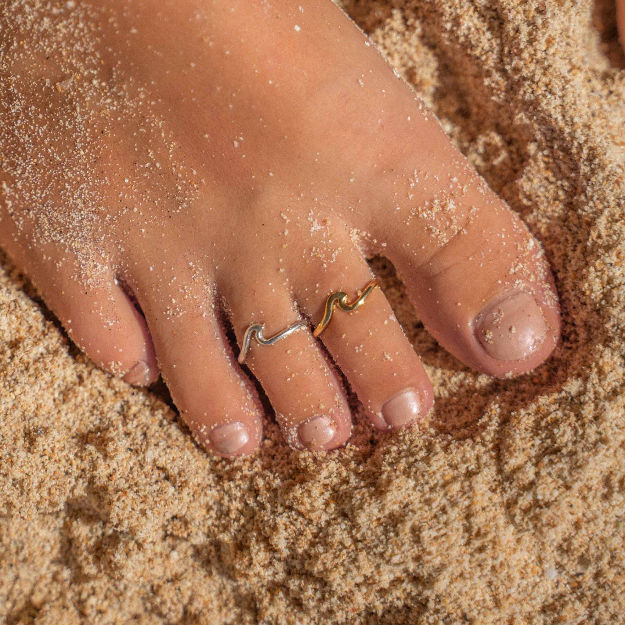 Surfer Girl Wave Toe Ring - Pineapple Island