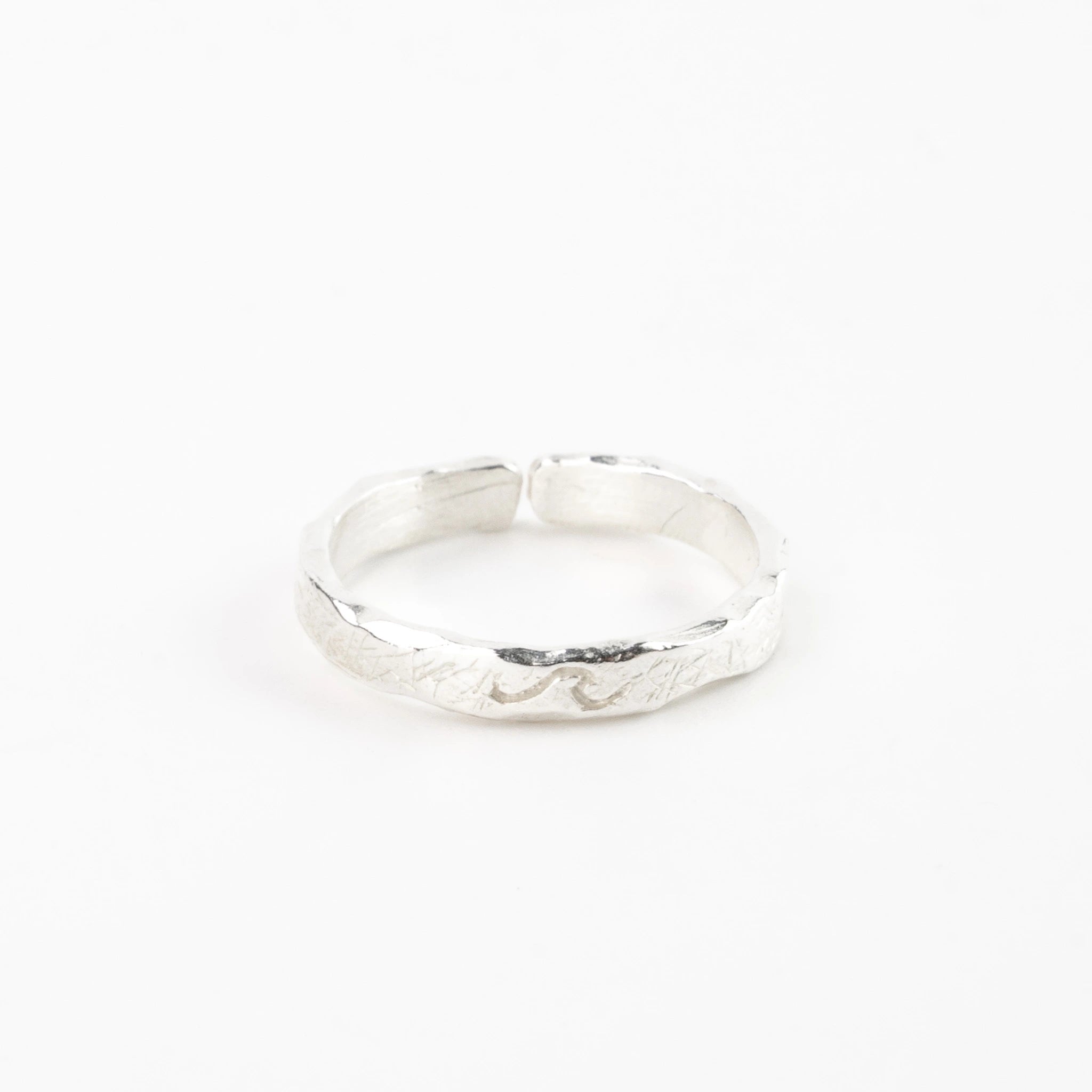 Flow With It Engraved Wave Toe Ring - Pineapple Island