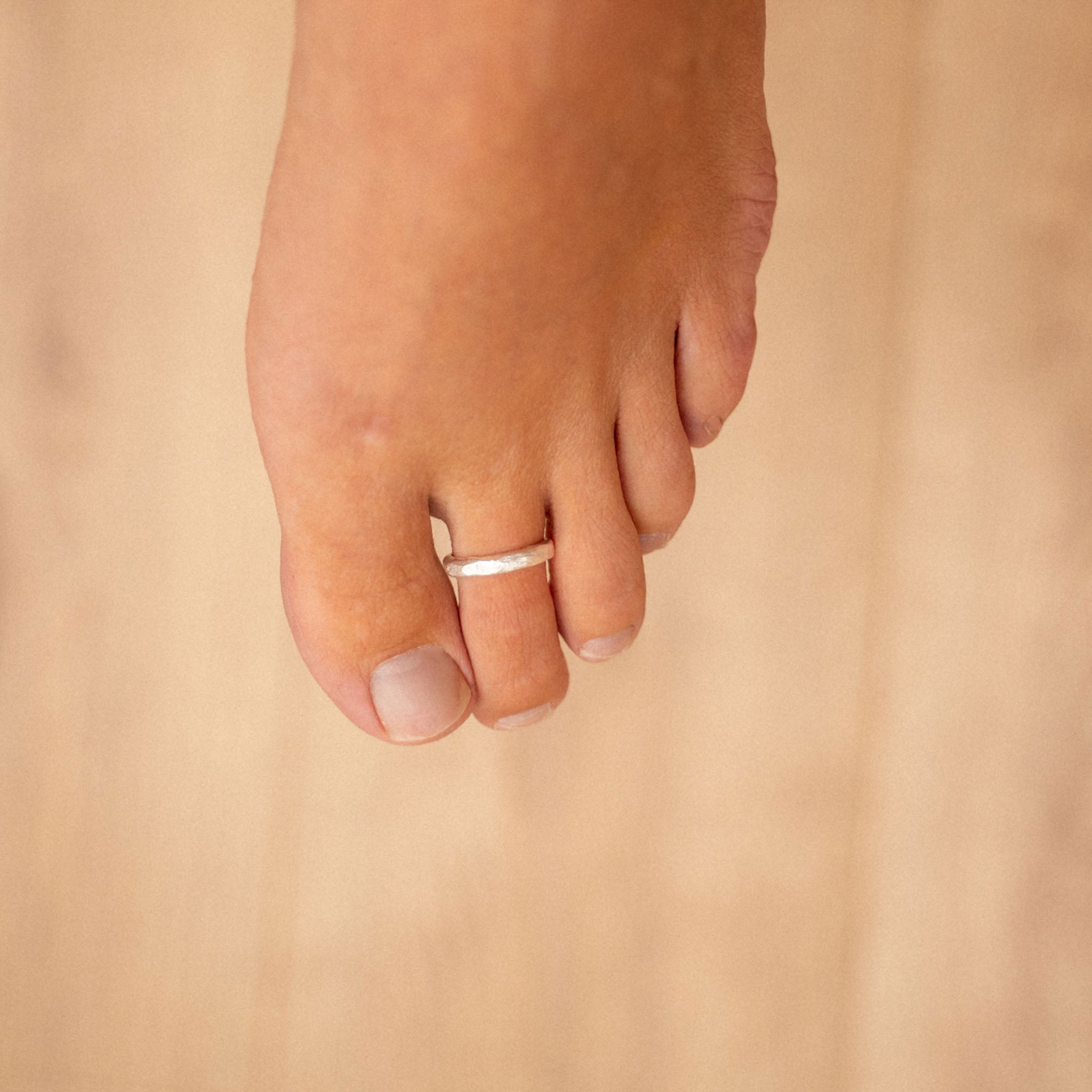 Textured Minimalist Toe Ring