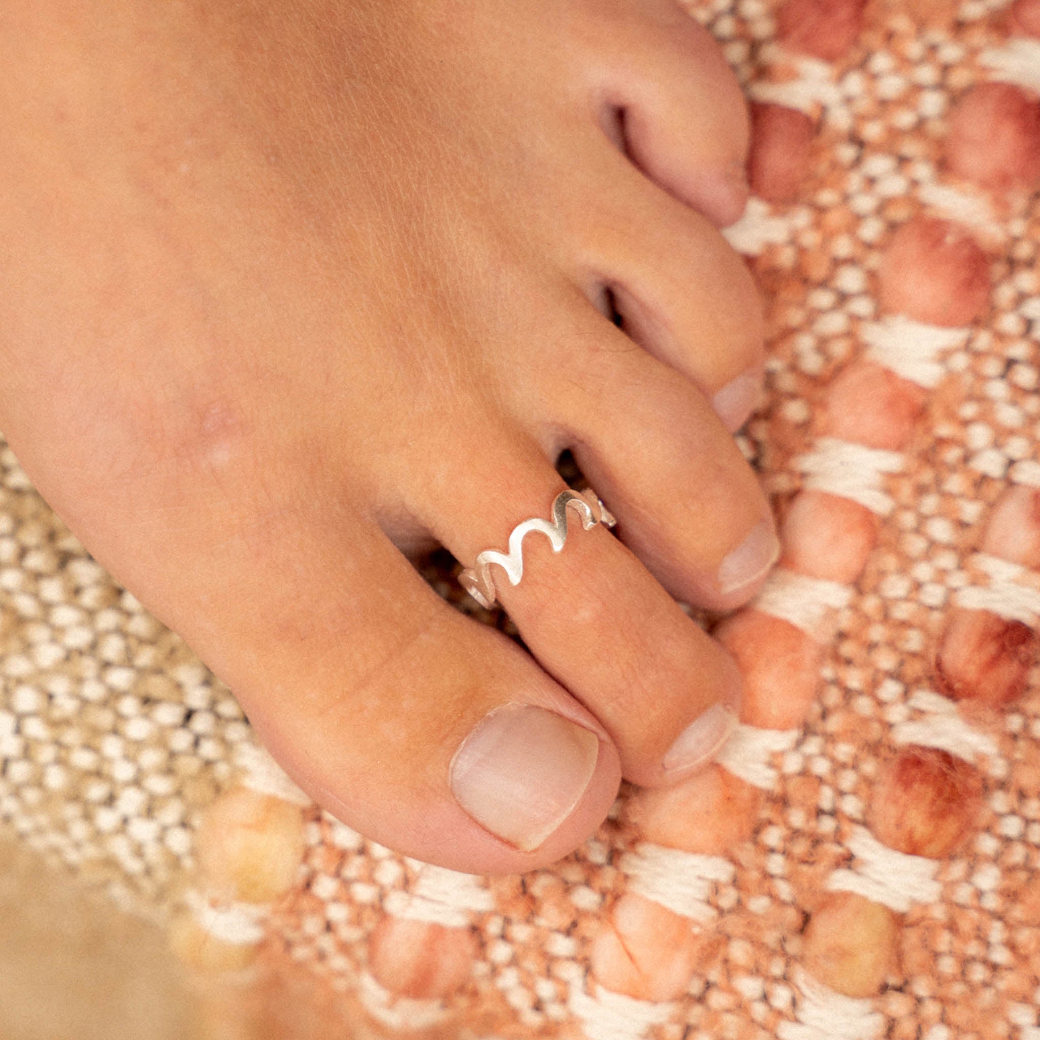 Crashing Wave Toe Ring